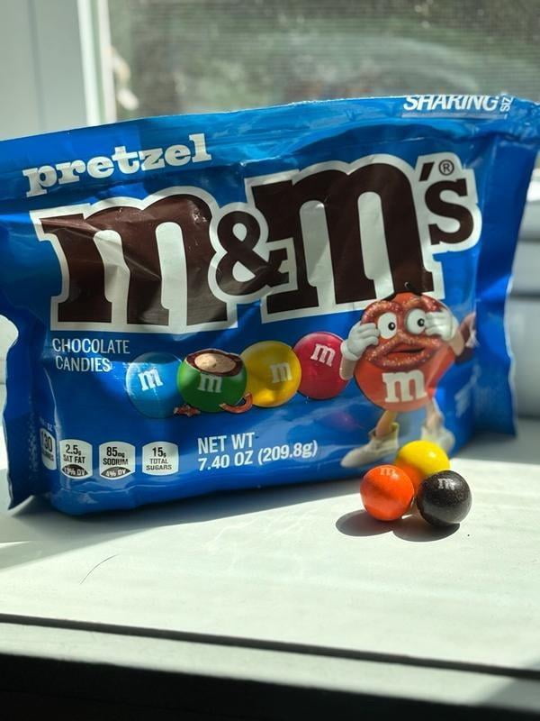 M&M'S, Pretzel Chocolate Candy, 2.83 oz, Sharing Size Crunchy