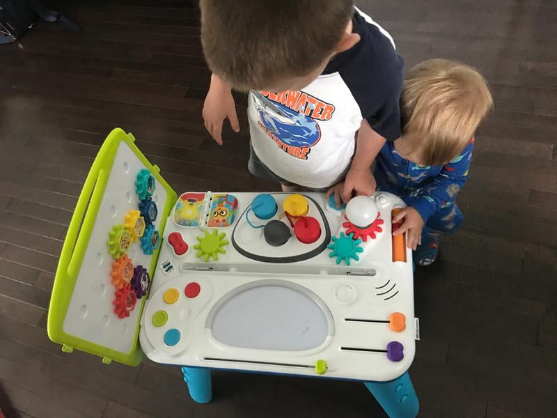 baby einstein curiosity table
