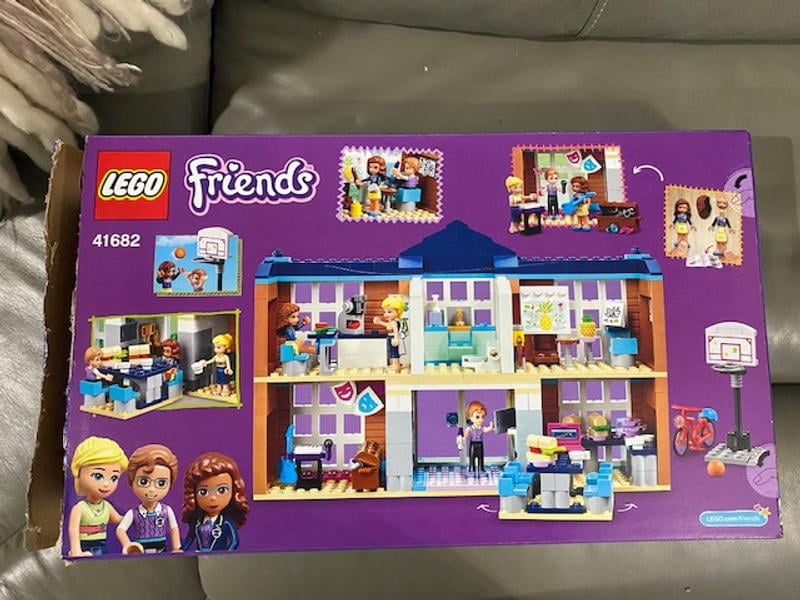 Friends: Heartlake City School, Set #41682, Building Kit outlet has (605 Pieces)