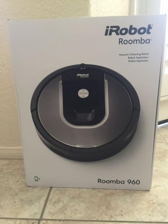 iRobot Roomba 960 Robot Vacuum- Wi-Fi Connected Mapping, Works