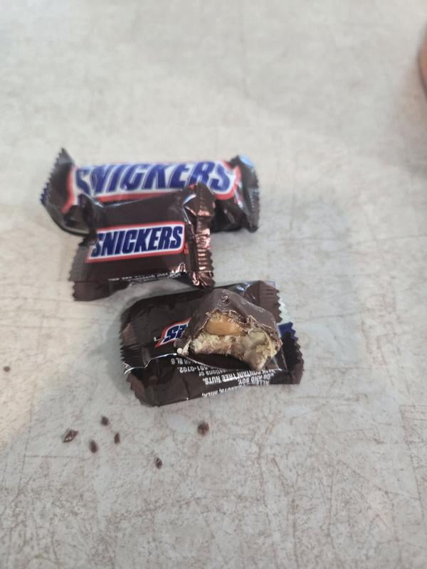 SNICKERS, Fun Size Chocolate Bars, 18.71 oz Jumbo Candy Bag