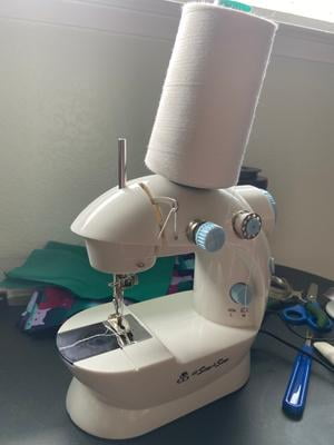  Michley LSS-202 Lil' Sew & Sew mini máquina de coser de 2  velocidades : Arte y Manualidades