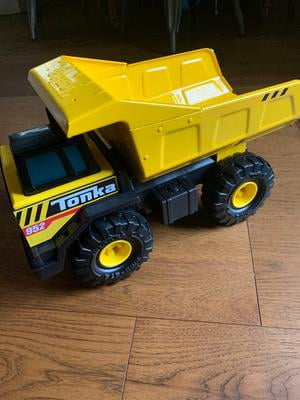 metal tonka trucks walmart