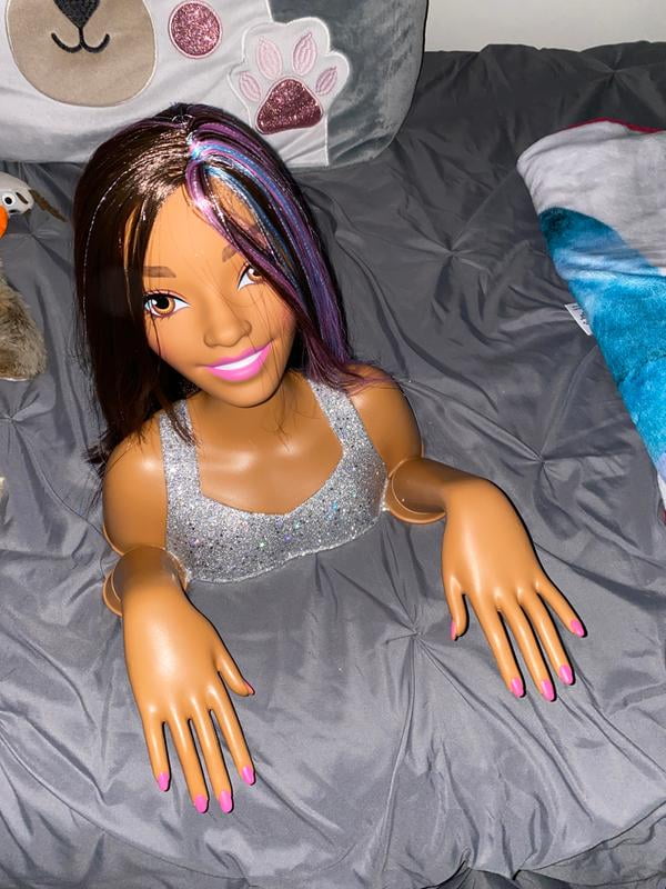 Barbie Deluxe Styling Head / Cabeça, Unhas E Maquiagem em Promoção na  Americanas