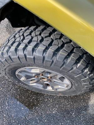 Free Shipping! BFGoodrich Mud-Terrain T/A KM2 All-Season LT255