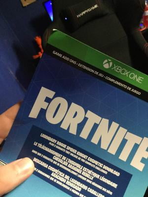Fortnite Legendary Rogue Spider Knight Outfit 2000 V Bucks Bundle Xbox One Key Card Walmart Com Walmart Com