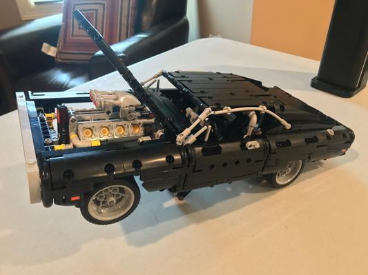 LEGO Technic 42111 - Fast & Furious La Dodge Charger de Dom, Modèle Réduit  de Voiture de Couse à Construire pas cher 