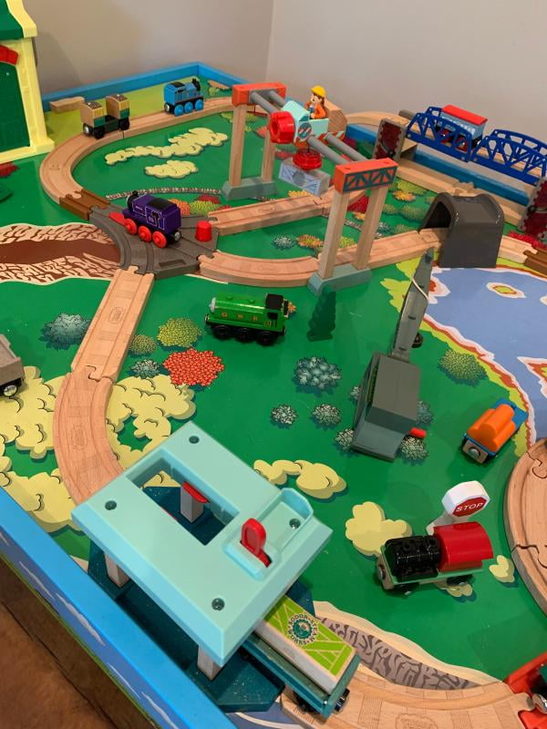 thomas wooden railway lift and load set