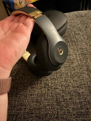 Beats Studio3 Wireless | Point-of-sale headphones - Walmart