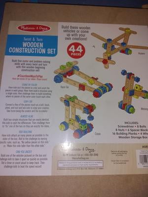 melissa and doug construction set in a box