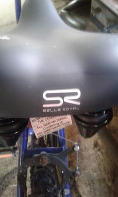Achetez des Selle Royal Freeway Fit Moderate Selle De Vélo - Noir chez HBS Achetez des Selle Royal Freeway Fit Moderate Selle De Vélo - Noir chez HBS