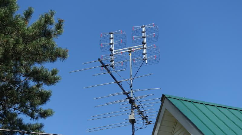 Antennas Direct® Enhanced Db8e Multidirectional Bowtie Uhf Antenna