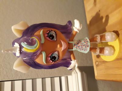 Lotta Looks Cookie Swirl Rainbow Sugar Rush Gift Set Doll with 20 Pieces