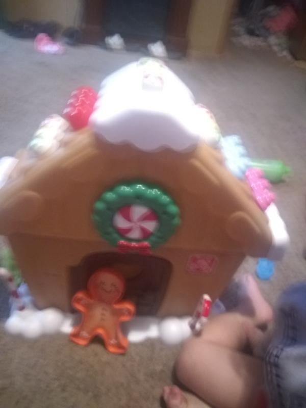 little tikes gingerbread house