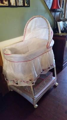 minnie mouse bassinet walmart