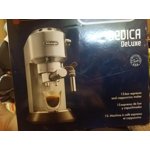 Delonghi Ec685w Dedica Deluxe 15 Bar Pump Espresso Machine White Walmart Com Walmart Com