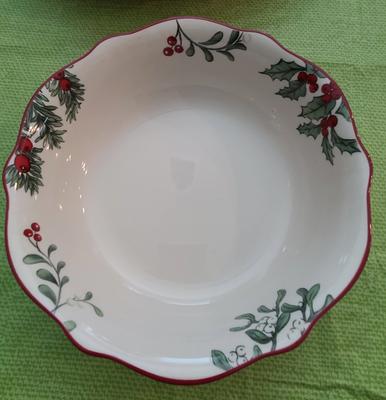 Details about   Better Homes And Gardens Heritage Holiday Mistletoe 11" Dinner Plate 