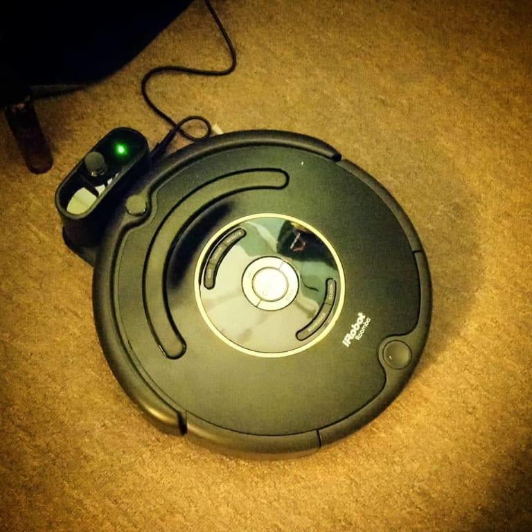 iRobot Roomba 650 Robot aspiradora con garantía del fabricante :  : Hogar y Cocina