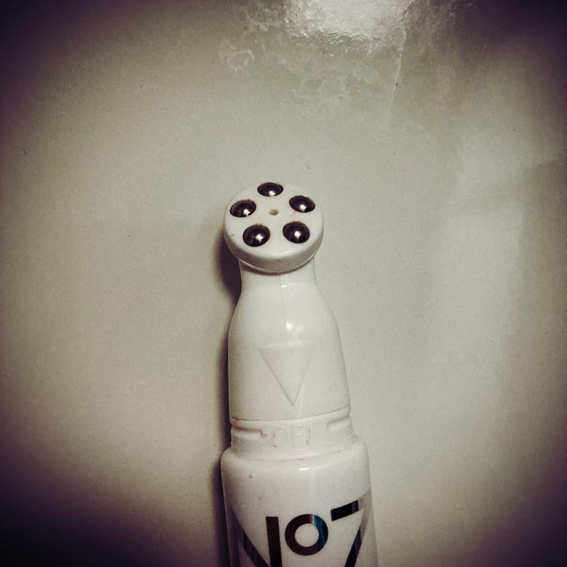 laboratories dark circle corrector