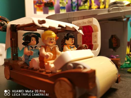 LEGO Ideas 21316 The Flintstones-8 - The Brothers Brick