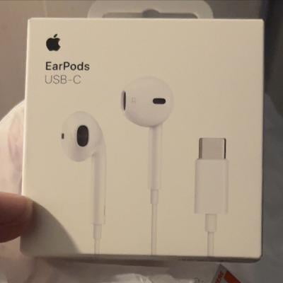 Apple EarPods (Lightning Connector) - Walmart.com Apple EarPods (Lightning Connector) - Walmart.com