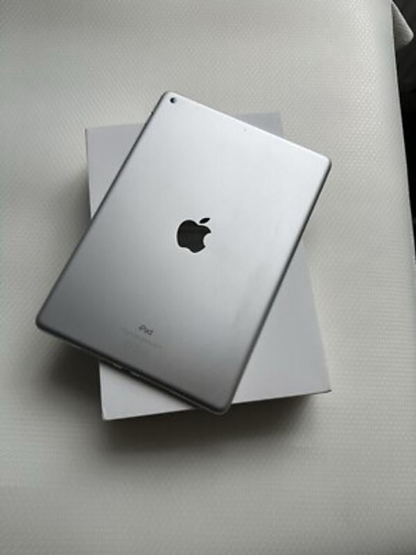 Pre-Owned Apple 10.2-inch iPad (7th Gen) Wi-Fi + Cellular 32GB