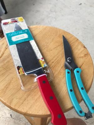 The Pioneer Woman Vintage Floral Paring knife 3.5 inches NEW in packaging  for Sale in Swansea, IL - OfferUp