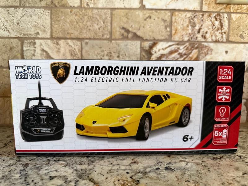 World Tech Toys Lamborghini Aventador LP 700-4 1:24 Scale Remote