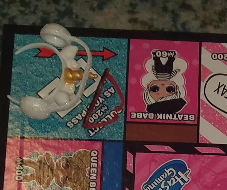 Jogo de Tabuleiro Monopoly LOL Surprise Hasbro na Tyzu Toys