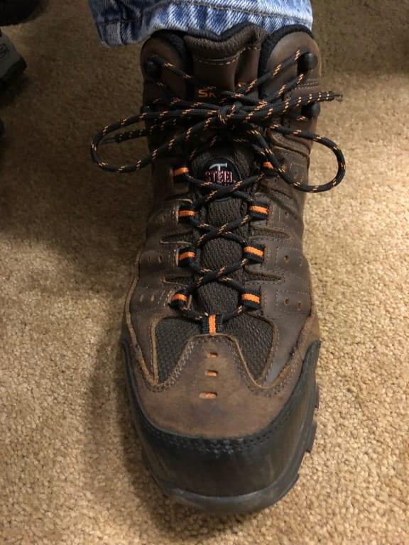 skechers delleker lakehead