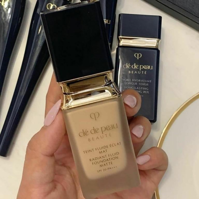 Cle de Peau Beaute Radiant Fluid Foundation Matte SPF 20