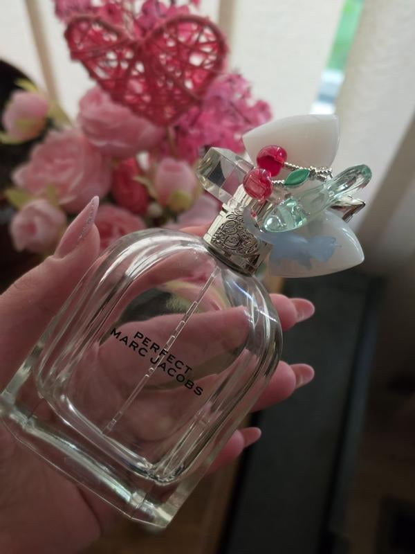 Marc Jacobs Perfect 1.6 oz EDT Spray, Floral Amber Fragrance for