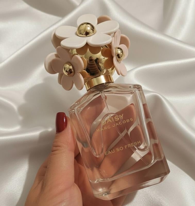 香水(女性用) DAISY MARC JACOBS Eau So Fresh 125ml MarcJacobsDaisyeausofresh.png?