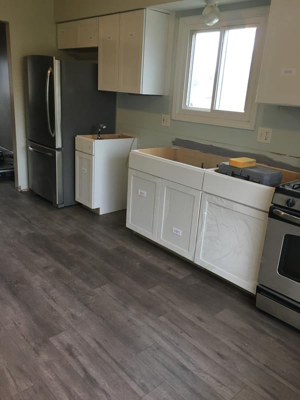 Select Surfaces Laminate Flooring Silver Oak 6 Planks 12 50 Sq