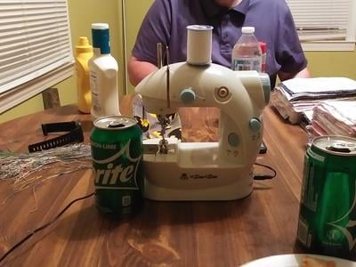  Michley LSS-202 Lil' Sew & Sew mini máquina de coser
