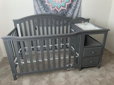 sorelle berkley crib with changing table