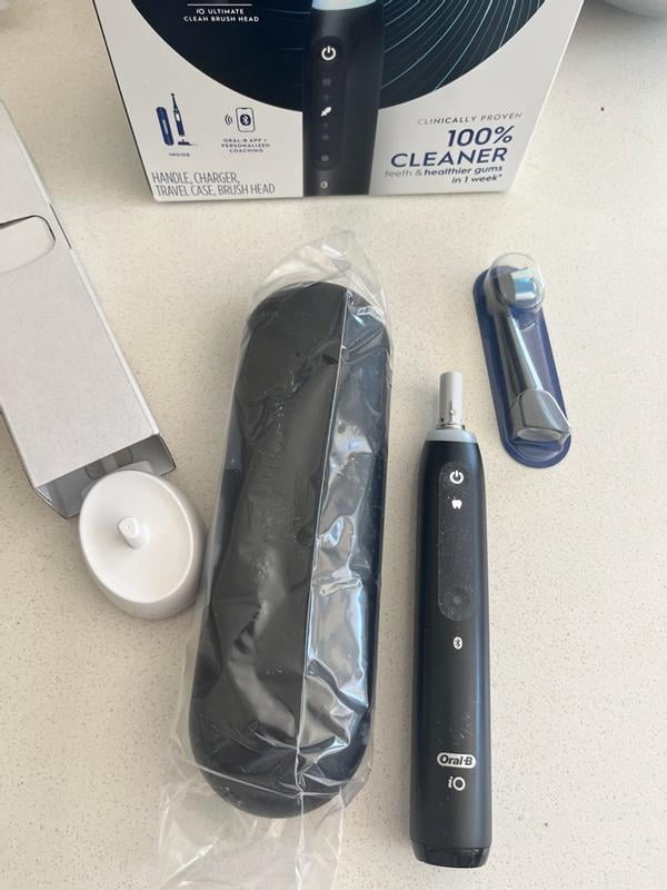 Oral-B iO Series 5 Electric Toothbrush, White, Rechargeable, 3