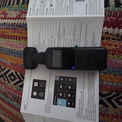 IXROAD 4K Bodycam – Handige Vlogcam Met 270° Draaibare Lens, Externe Mic En 64GB Kaart Erbij
