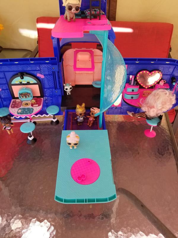 L.O.L. Surprise! O.M.G. 4-in-1 Glamper Fashion Runway Camper L.O.L. Surprise! O.M.G. 4-in-1 Glamper Fashion Runway Camper