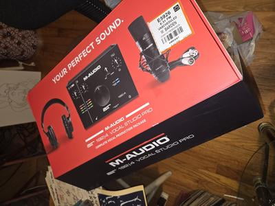 M-Audio AIR 192|4 Vocal Studio Pro Kit with USB Interface