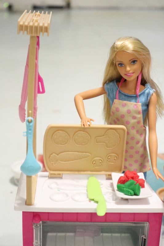 Barbie Ultimate Kitchen Playset - Doll & 20+ Accessories, Lights