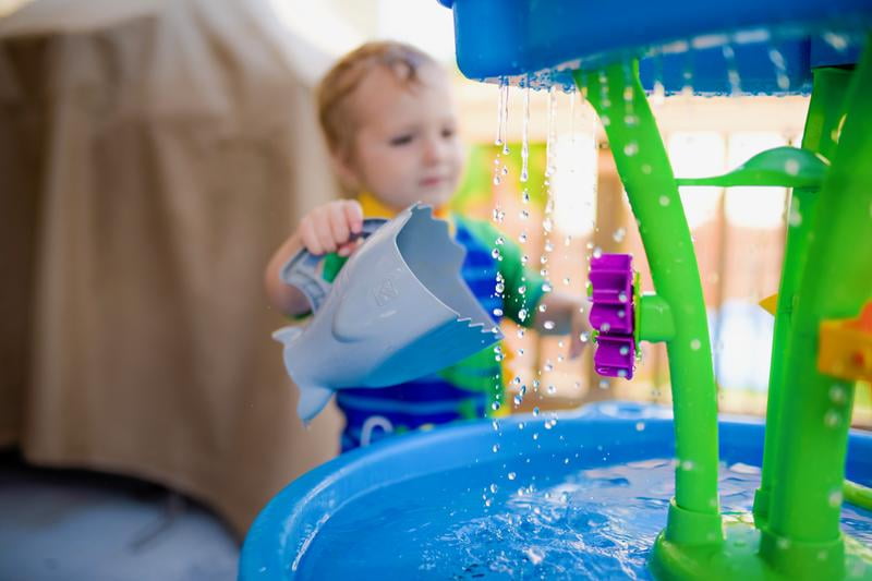 step2 summer showers splash play water table