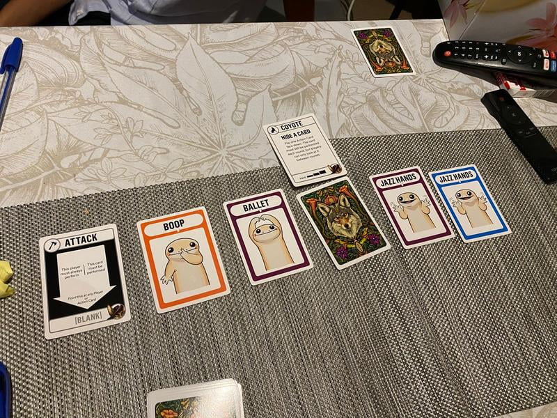 Jeu De Cartes Exploding Kittens Present Coyote - Créé Par Tim Ferriss - Pour 3 à 8 Joueurs, à Partir De 10 Ans