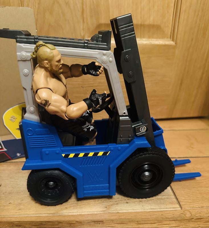 競馬 騎手 フィギュア BROCKEN  4体セット ストラップ付き Brock Lesnar w/ WWE Wrekkin' Forklift by Mattel!