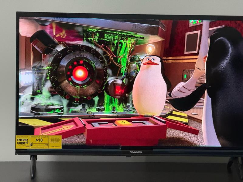 SKYWORTH 32 Inch QLED Smart TV, HD TV Compatible with Google TV