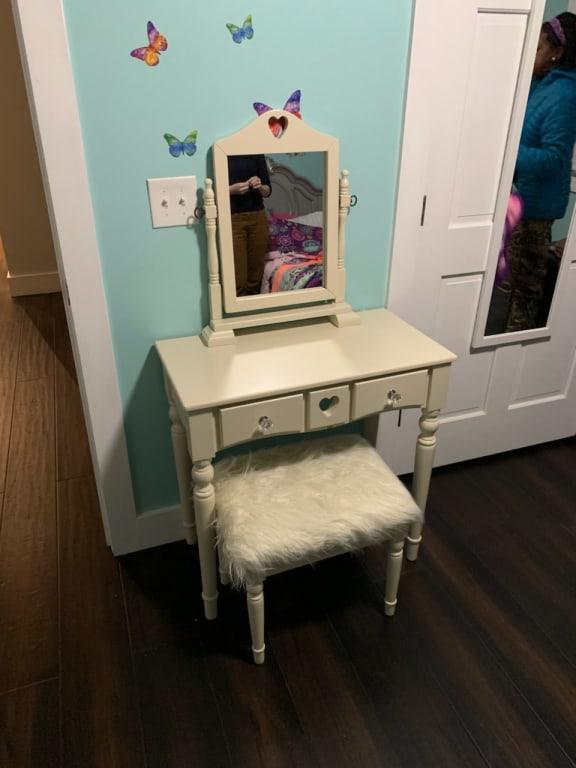 linon sadie youth vanity set