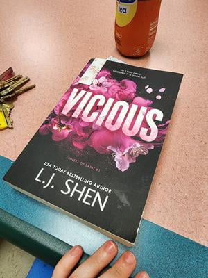 Vicious (Paperback) - Walmart.com