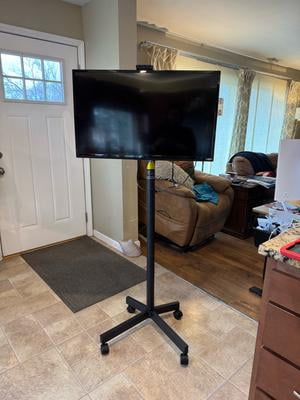 Perlesmith Mobile Rolling TV Stand Cart for 26-60 Perlesmith Mobile Rolling TV Stand Cart for 26-60
