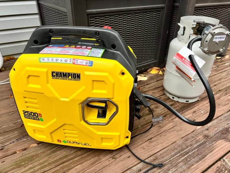 ※G-CHO※ Amazon.com : Champion Power Equipment 2500-Watt Ultralight