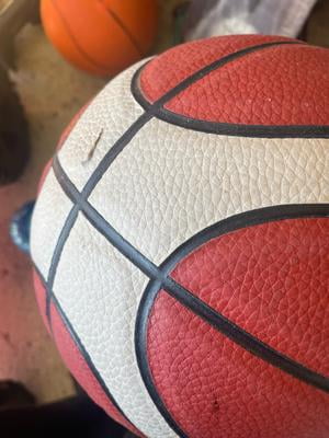 Molten B7G4500 FIBA Approved Composite Basketball, Official Size 7